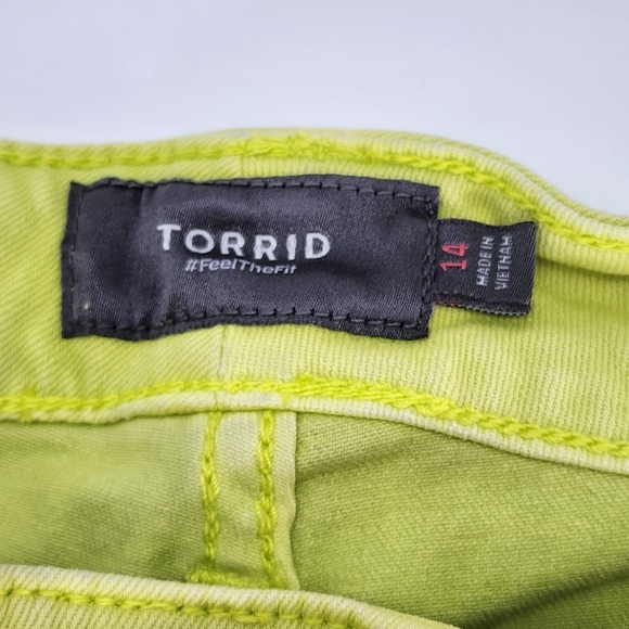Torrid Mid Rise Midi Shorts Vintage Stretch Lime Size 14 - Picture 5 of 10